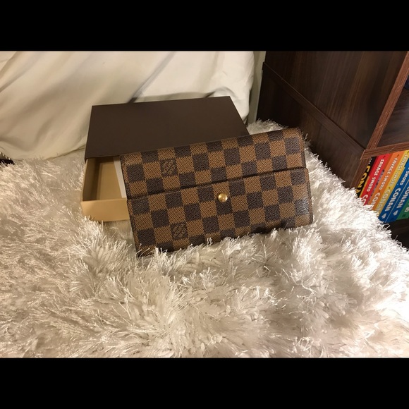 Louis Vuitton Handbags - Trifold dameir wallet SOLD